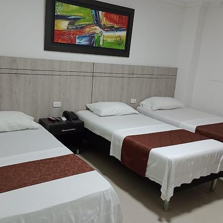 Hotel Suite Imperial 72 バランキージャ エクステリア 写真