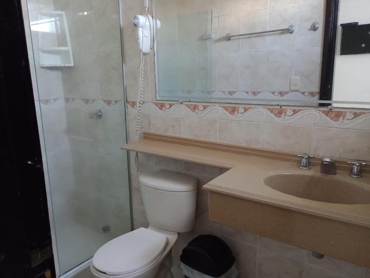 Hotel Suite Imperial 72 バランキージャ エクステリア 写真