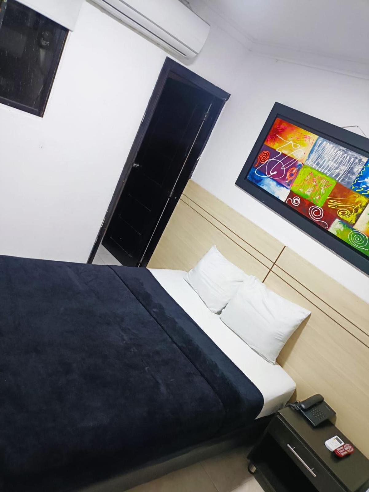Hotel Suite Imperial 72 バランキージャ エクステリア 写真